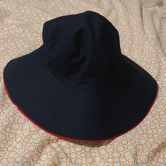 Bucket hat no name - Picture 2 of 3